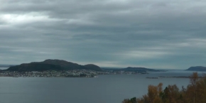 Valderøya, sett frå Ålesund.