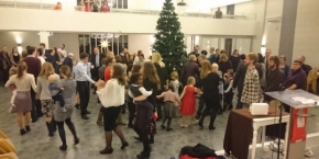 Gang rundt juletreet