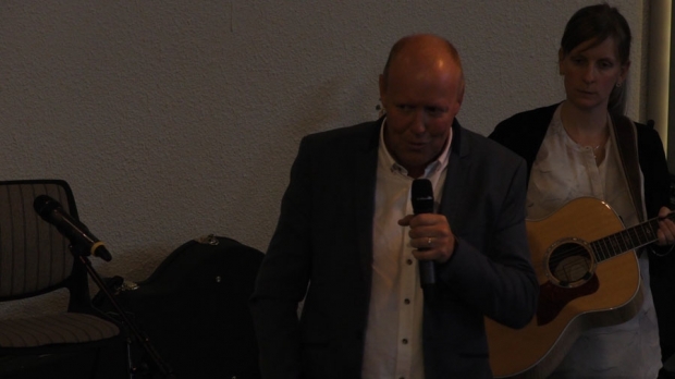 Johan Halsne heldt ein kort appell.