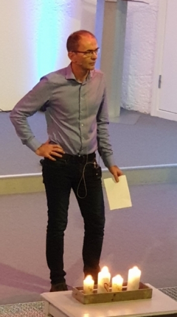 Victor Haram heldt andakt for oss.