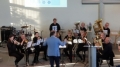 Harry fekk prøve seg som dirigent for Godøy Brass